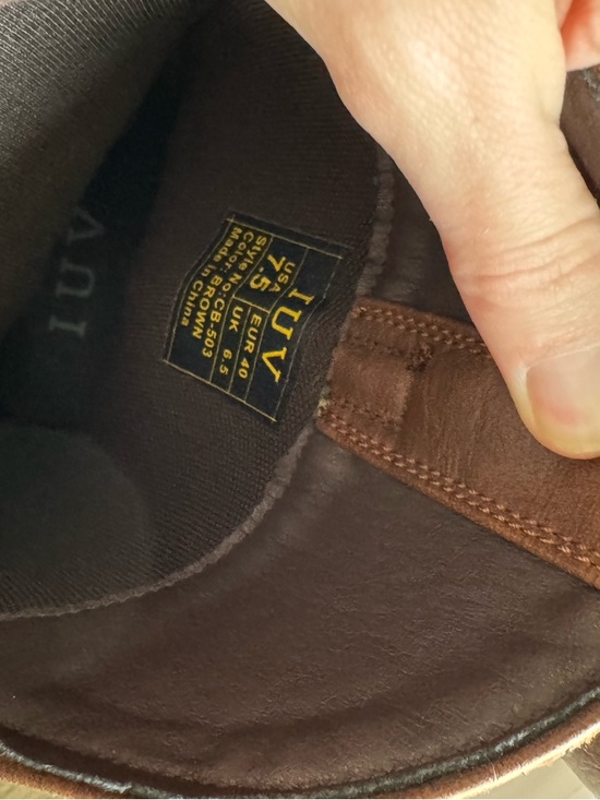 Classic Brown Cowboy Boots - Picture 5 of 7